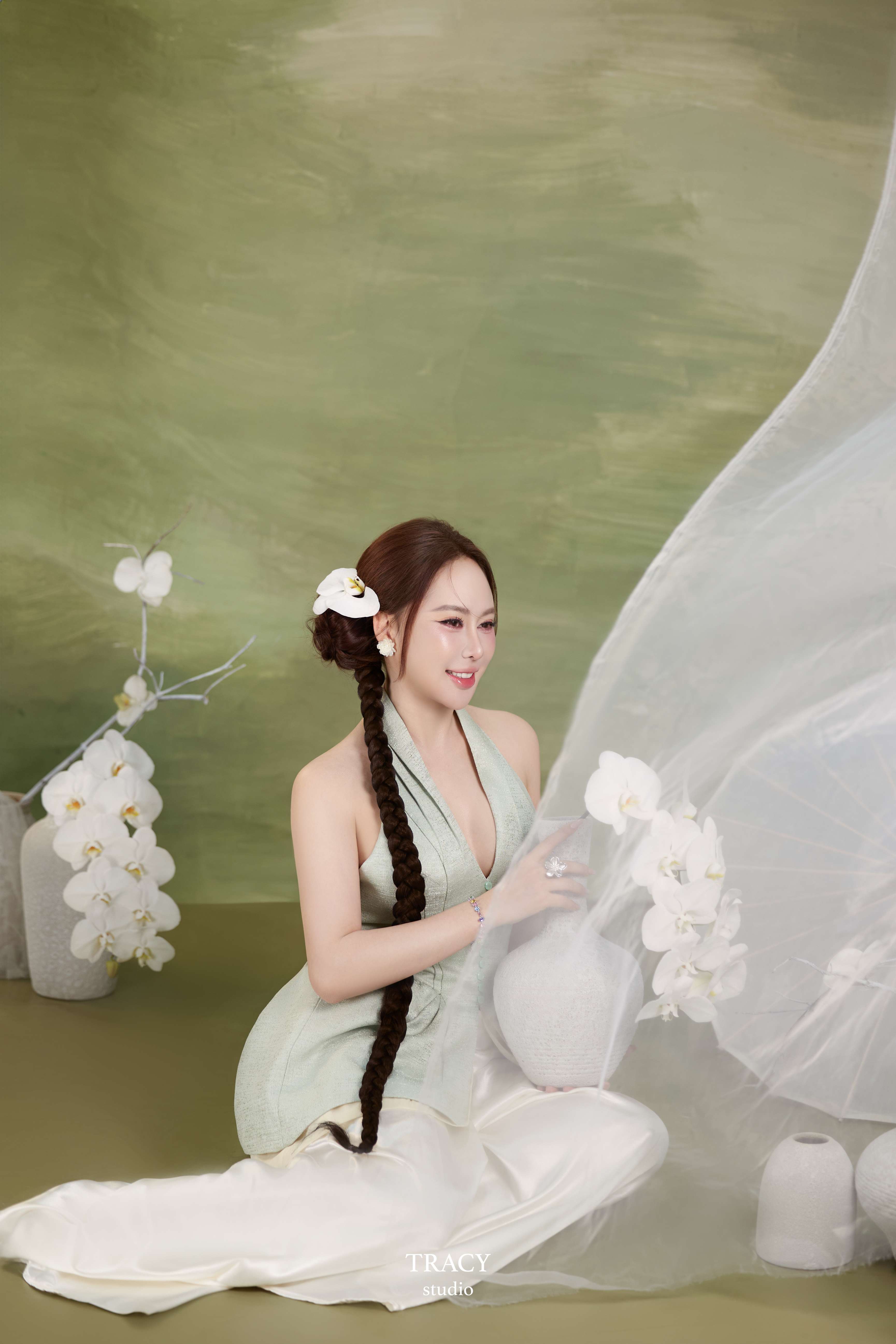 frontend/img/gallery/anh-tet-yem-ao-dai/tracy-studio-chup-concept-yem-lam (10).jpg